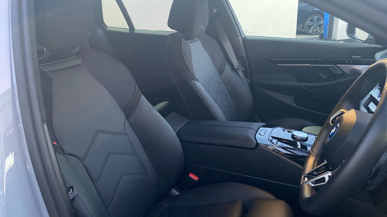 Used BMW 5 Series 2025 for sale - 76763098: Photo 11