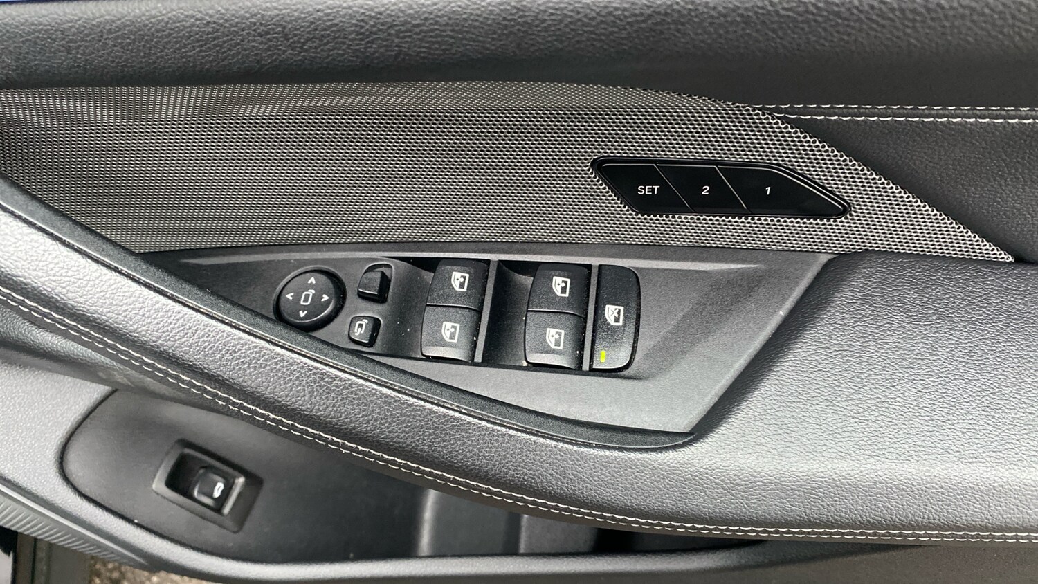 Used BMW i4 2023 for sale - 77618811: Photo 46