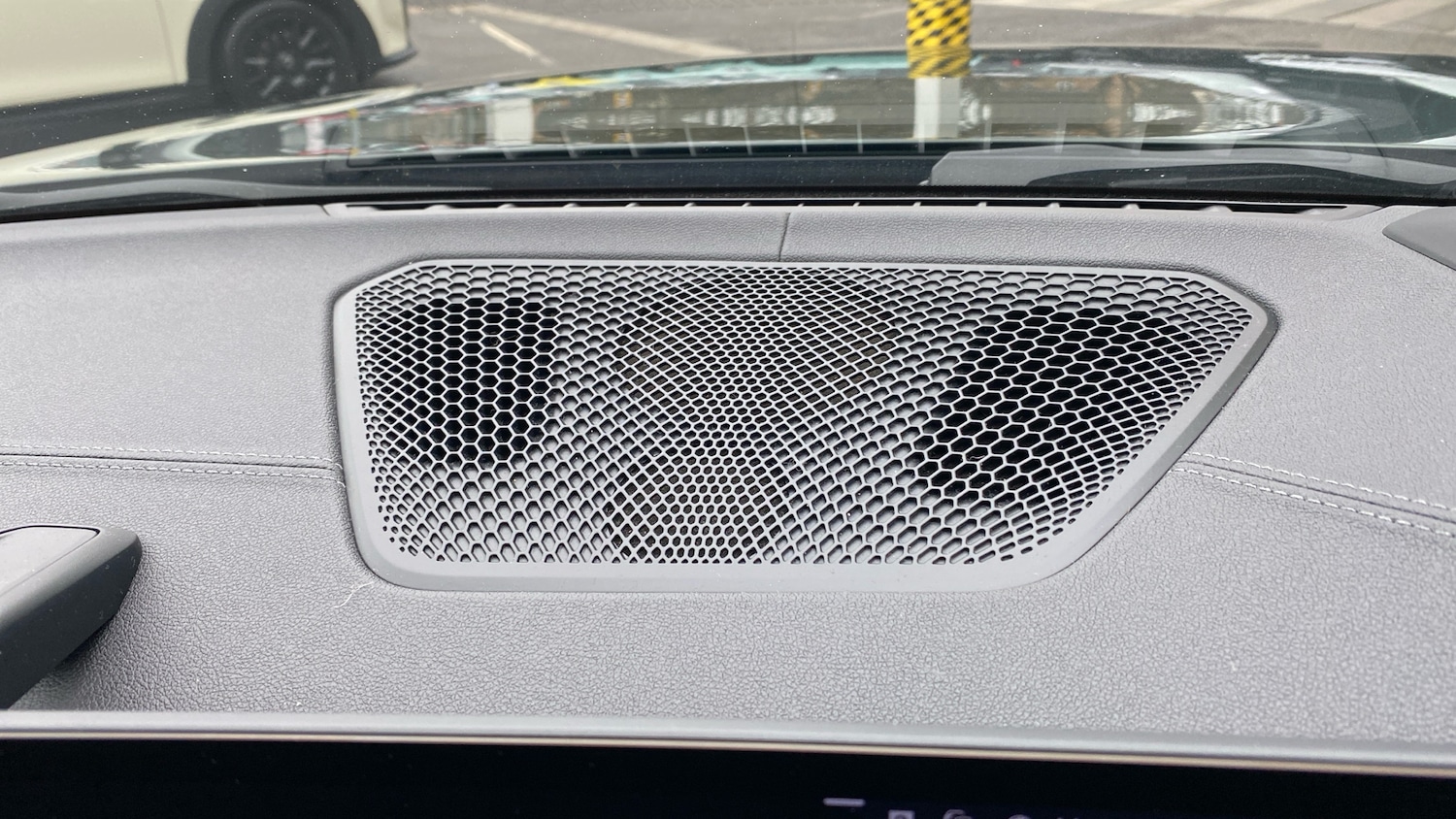 Used BMW i4 2023 for sale - 77618811: Photo 73