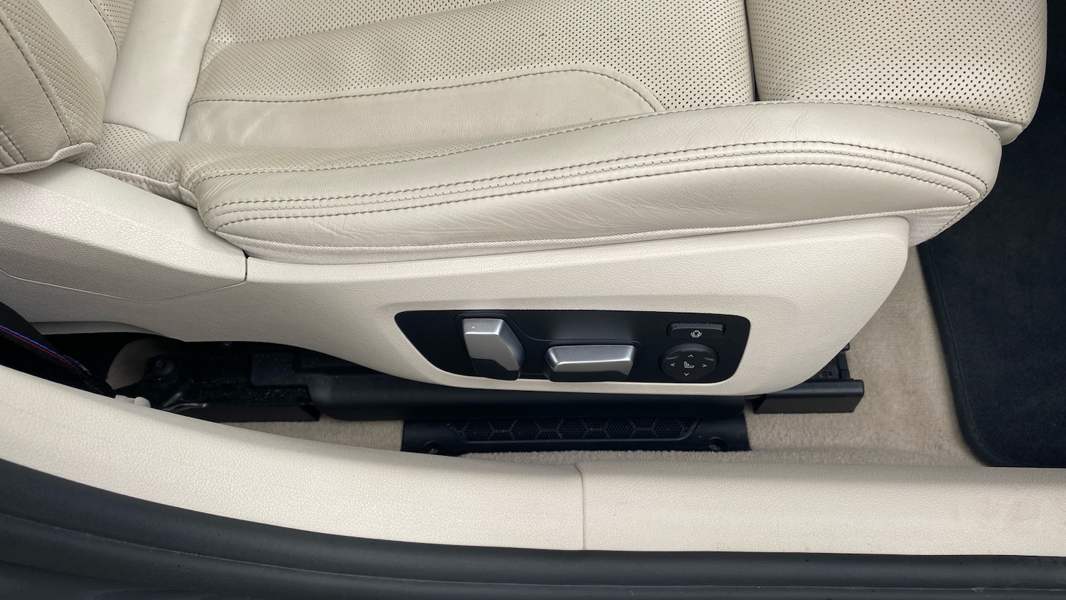 Used BMW 8 Series 2022 for sale - 77689158: Photo 42