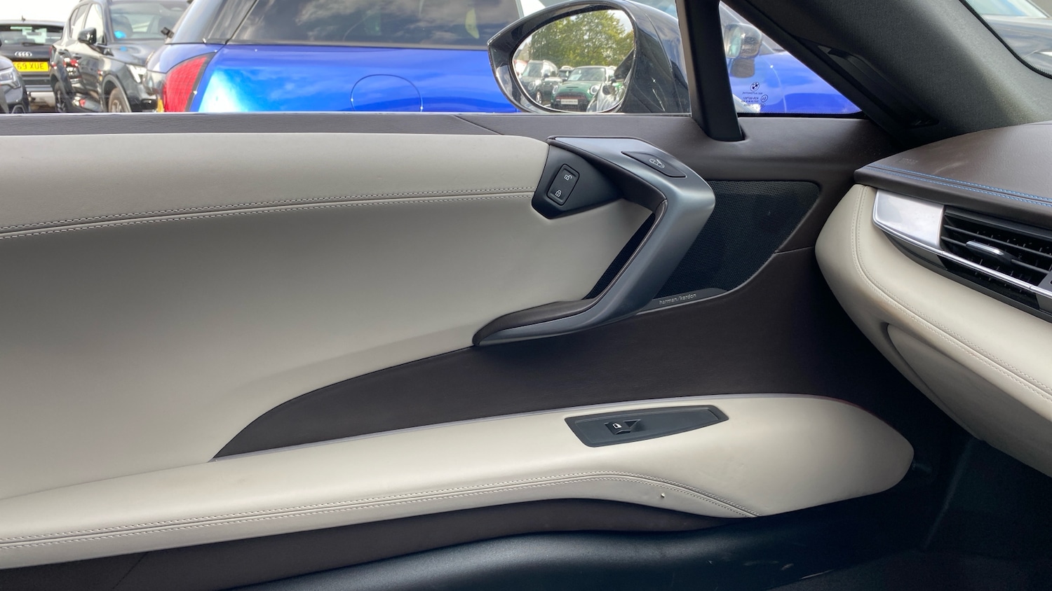 Used BMW i8 2018 for sale - 76016868: Photo 44