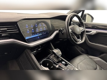 Used Volkswagen Touareg 2022 for sale - 77384204: Photo