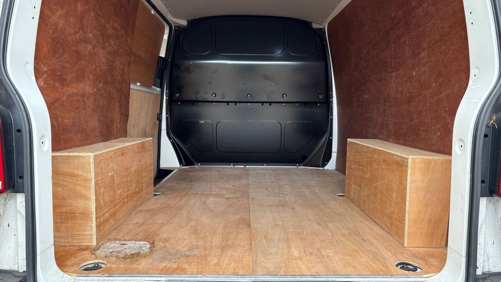 Used Volkswagen Transporter 2022 for sale - 77272579: Photo 4