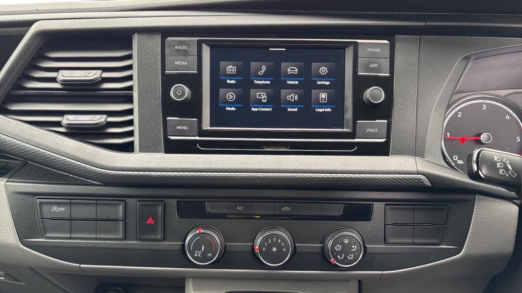 Used Volkswagen Transporter 2022 for sale - 77272579: Photo 8