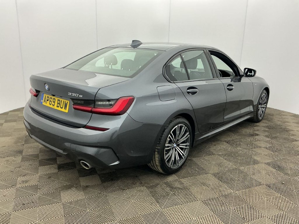 Used BMW 3 Series 2019 for sale - 77422648: Photo 2