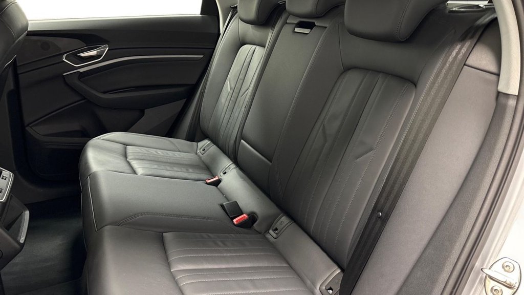 Used Audi e-tron 2022 for sale - 77451839: Photo 4