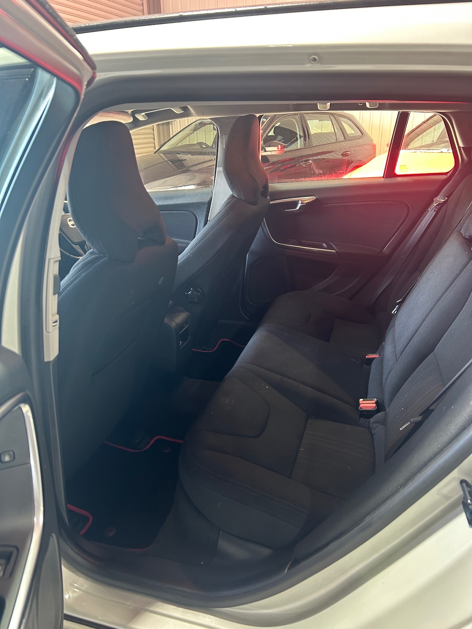 Used Volvo V60 2013 for sale - 77789073: Photo 15