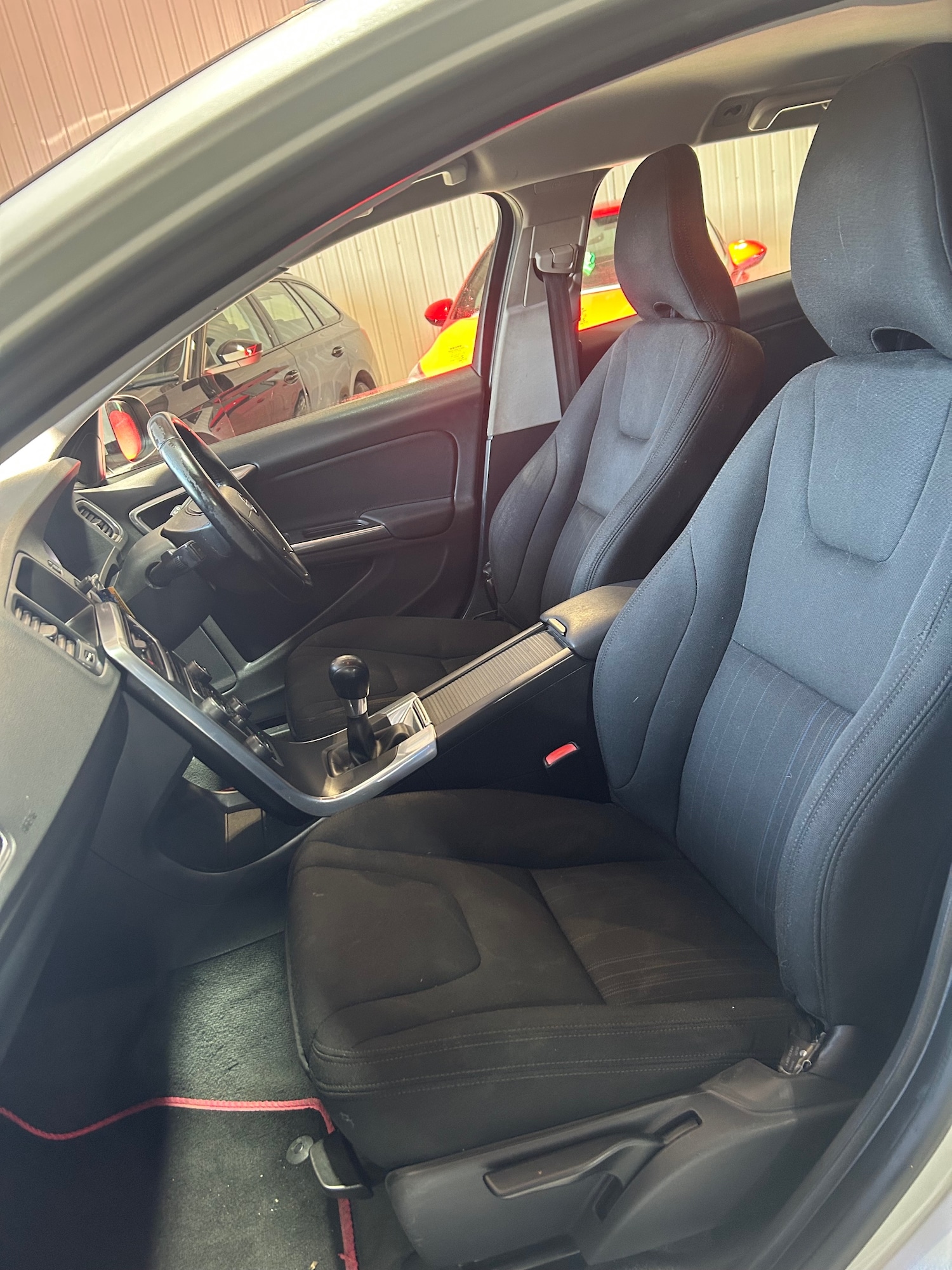 Used Volvo V60 2013 for sale - 77789073: Photo 16