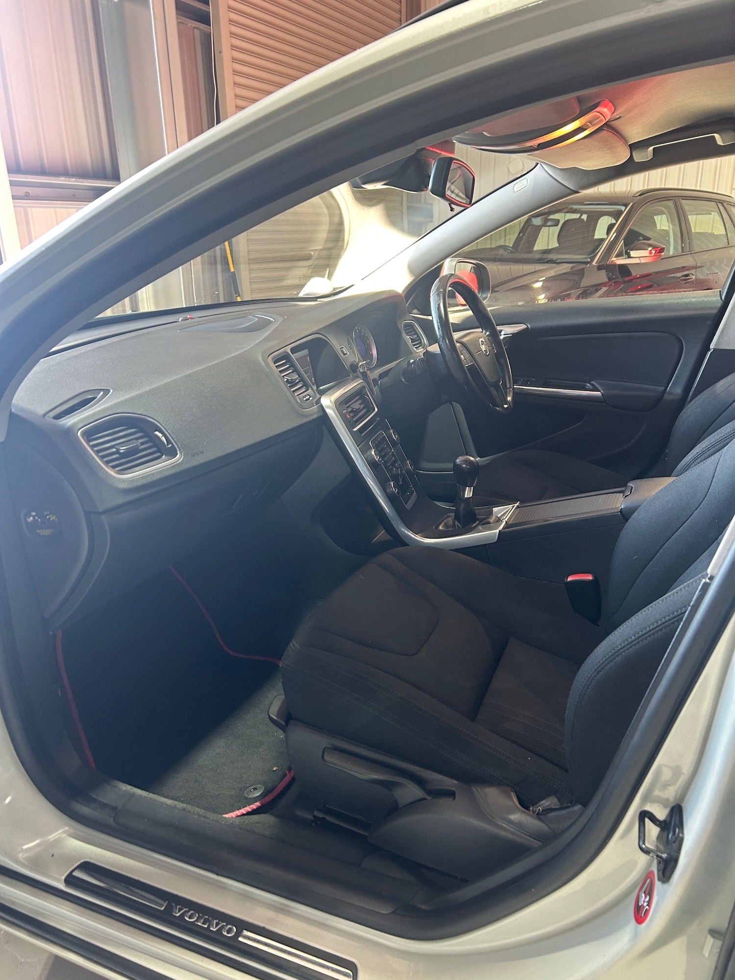 Used Volvo V60 2013 for sale - 77789073: Photo 17