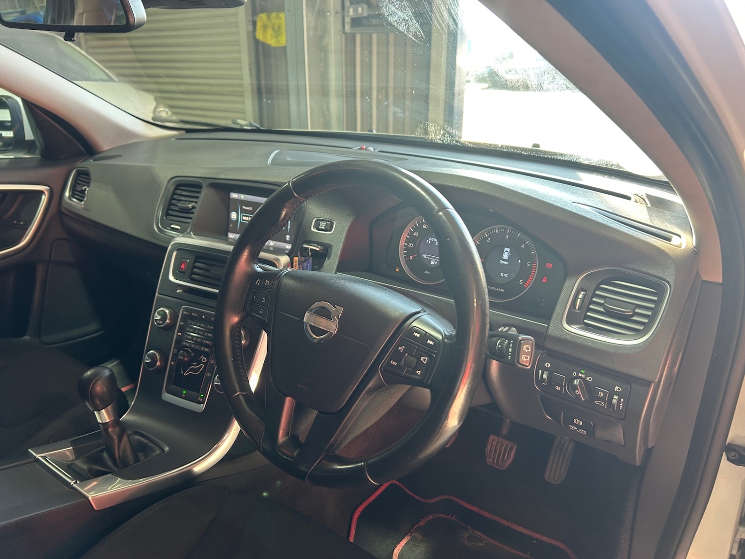 Used Volvo V60 2013 for sale - 77789073: Photo 19