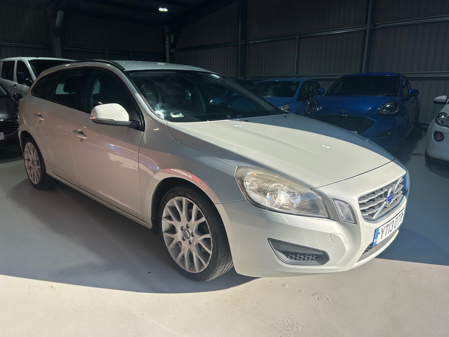 Used Volvo V60 2013 for sale - 77789073: Photo 7