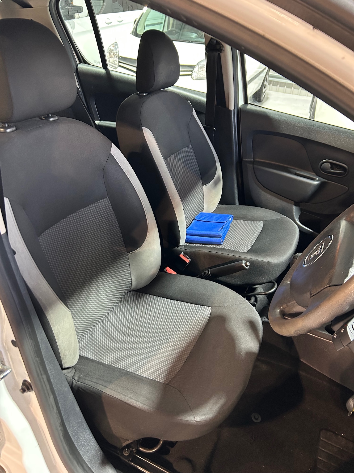 Used Dacia Sandero 2015 for sale - 77260906: Photo 10