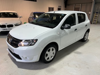 Used Dacia Sandero 2015 for sale - 77260906: Photo