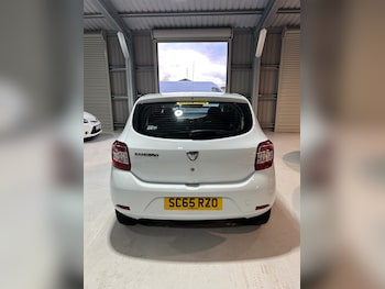 Used Dacia Sandero 2015 for sale - 77260906: Photo