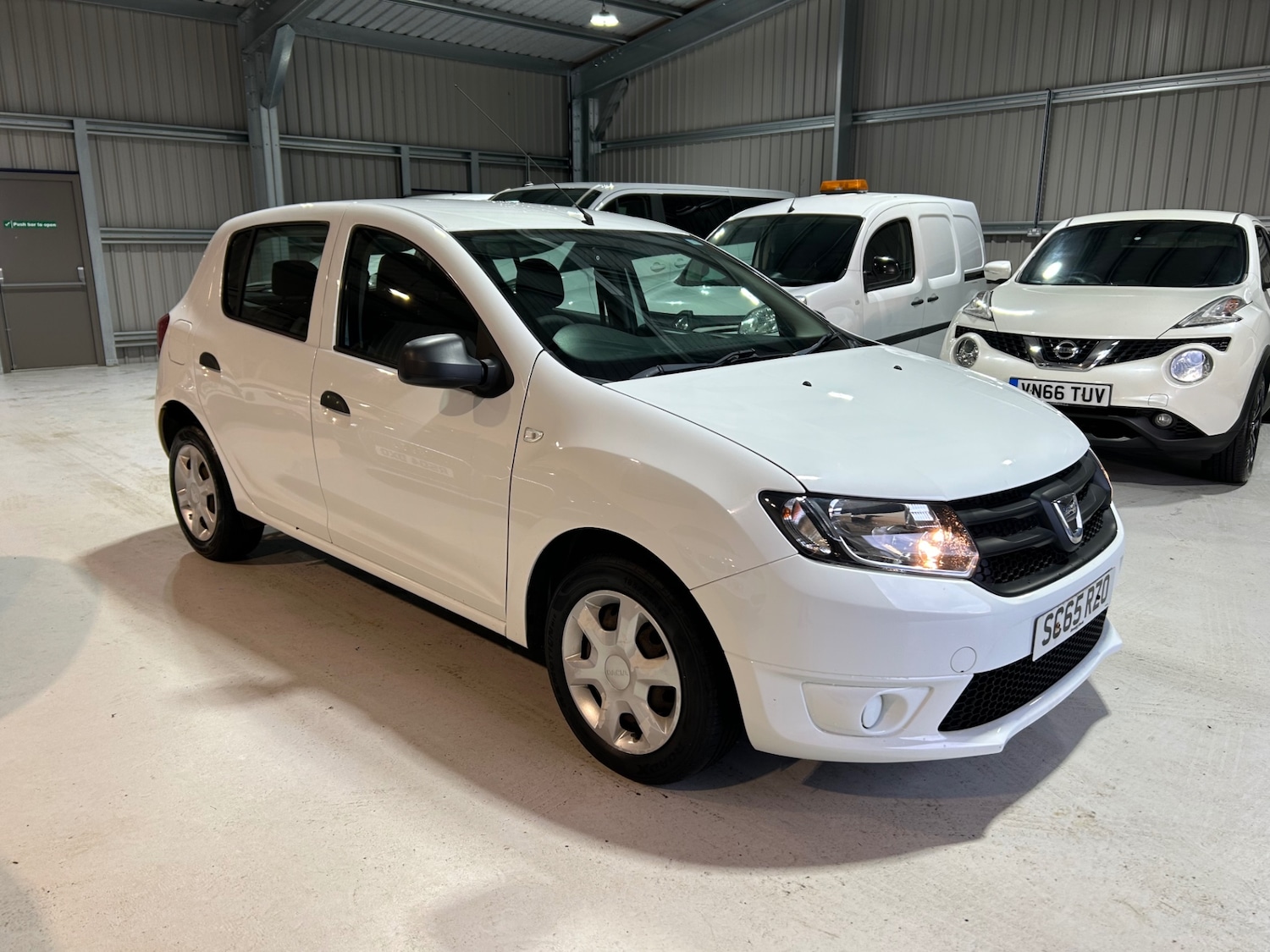 Used Dacia Sandero 2015 for sale - 77260906: Photo 7