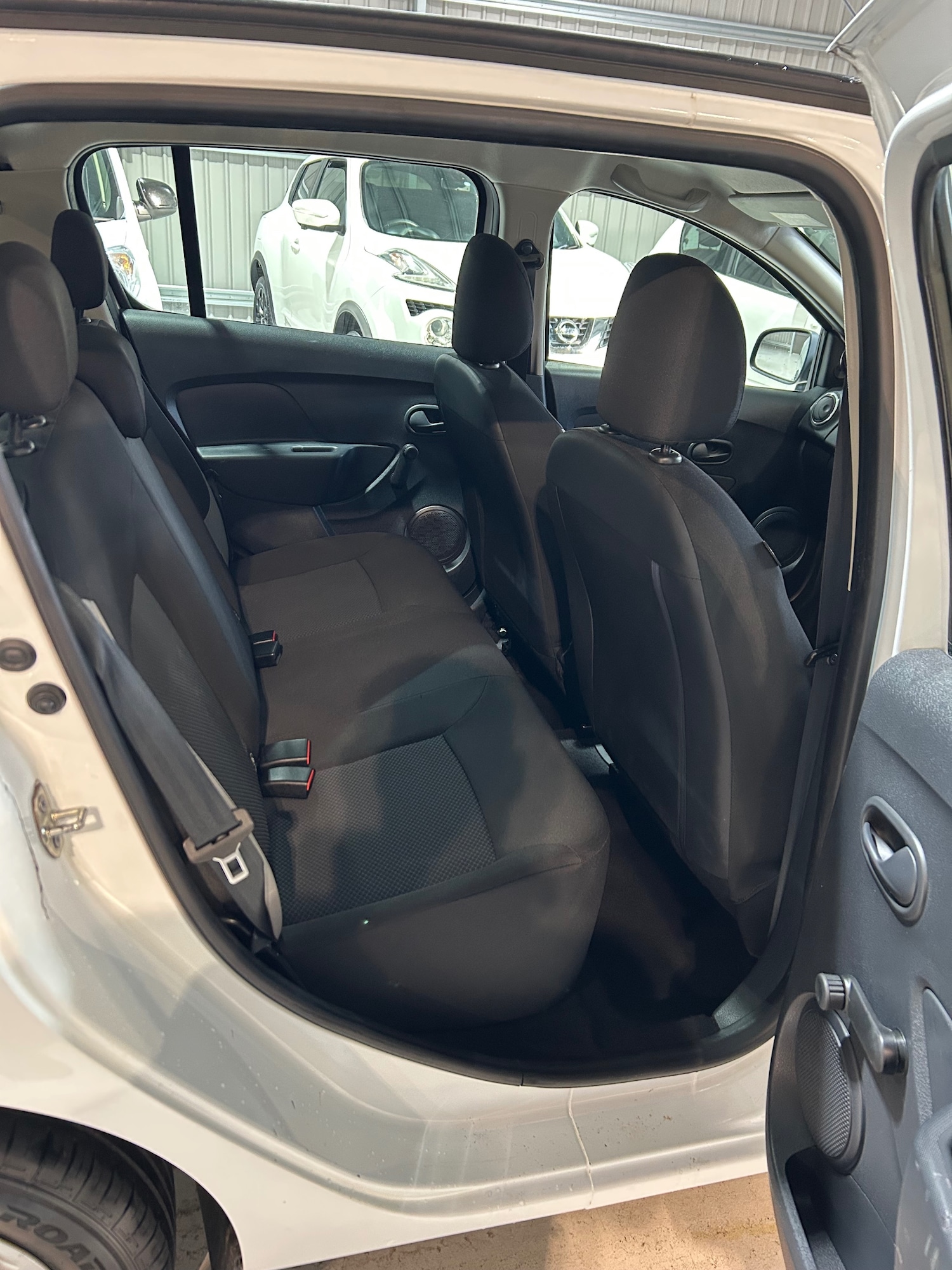 Used Dacia Sandero 2015 for sale - 77260906: Photo 9