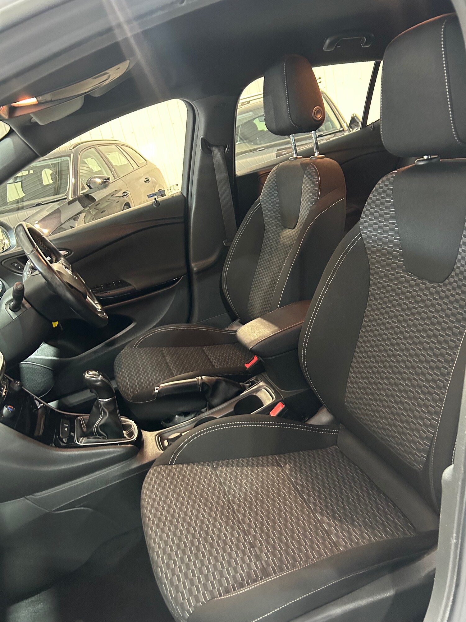 Used Vauxhall Astra 2017 for sale - 77916881: Photo 18