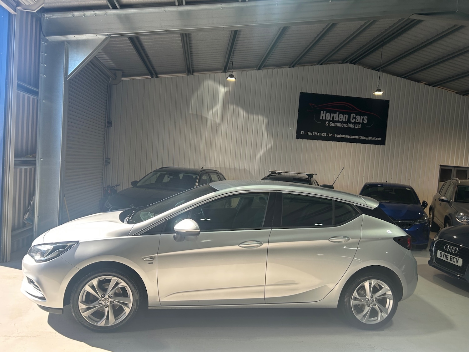 Used Vauxhall Astra 2017 for sale - 77916881: Photo 2