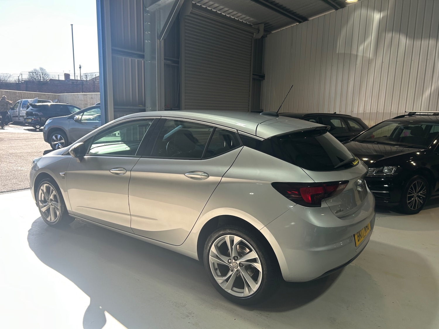 Used Vauxhall Astra 2017 for sale - 77916881: Photo 3