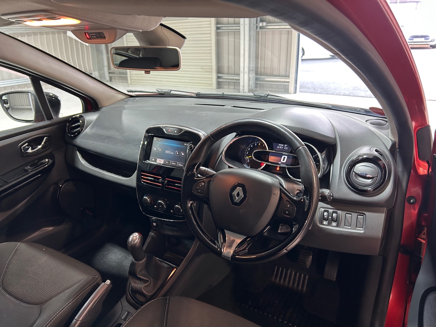 Used Renault Clio 2013 for sale - 77208613: Photo 9