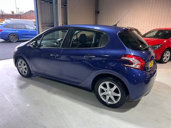 Used Peugeot 208 2013 for sale - 77774959: Photo