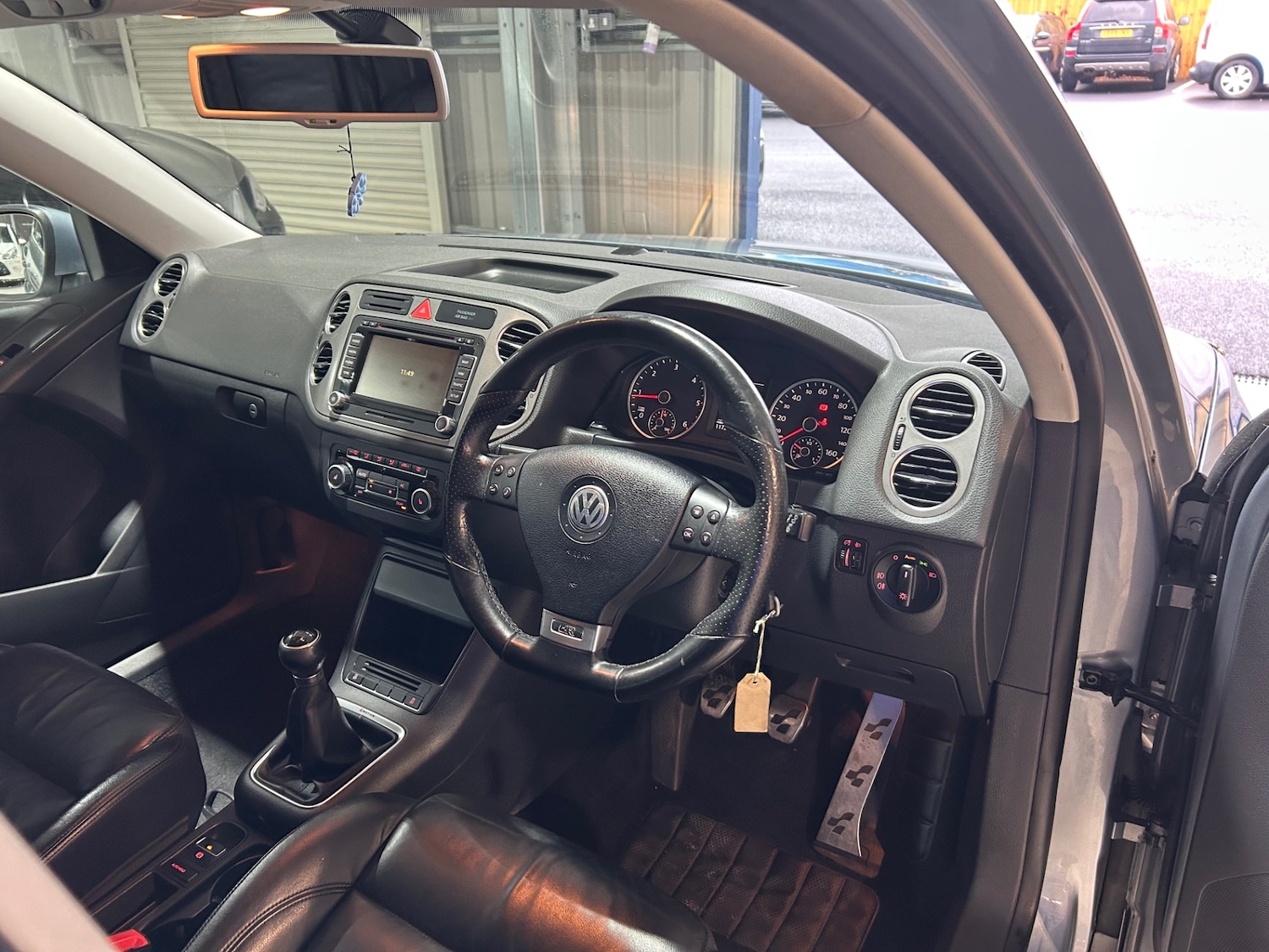 Used Volkswagen Tiguan 2010 for sale - 77529437: Photo 16