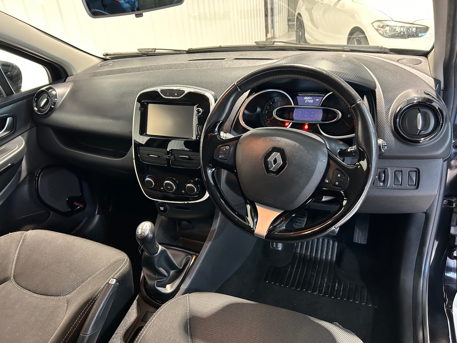 Used Renault Clio 2016 for sale - 76948603: Photo 10
