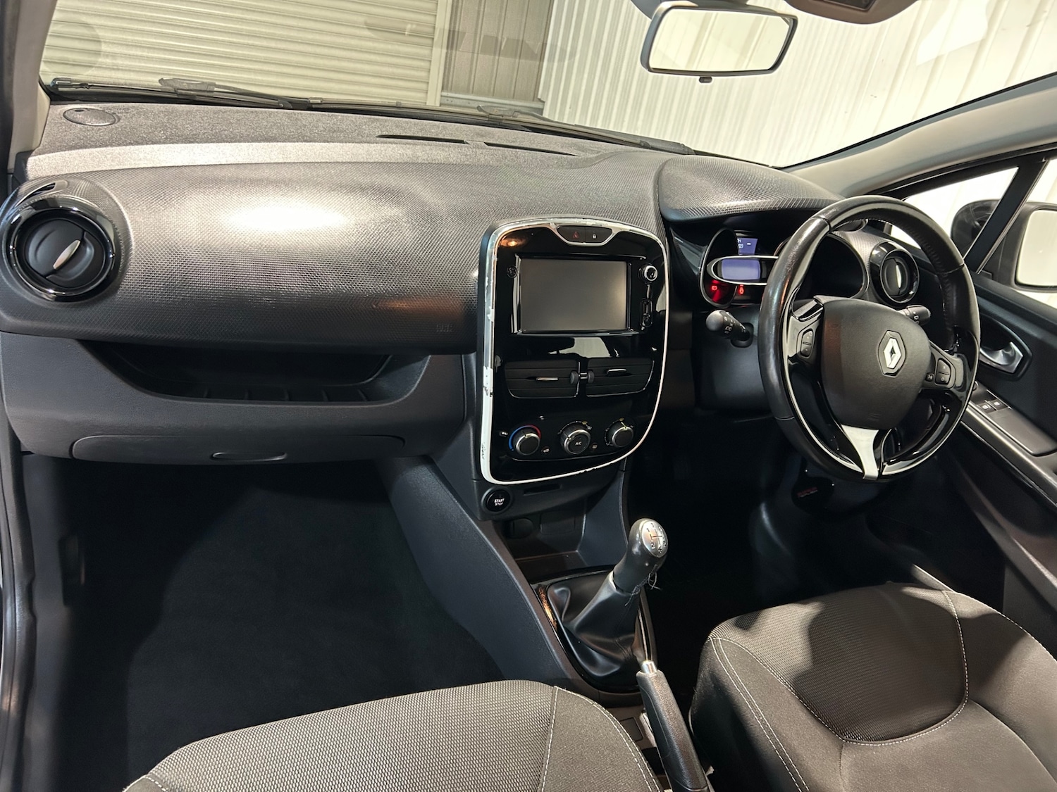 Used Renault Clio 2016 for sale - 76948603: Photo 12