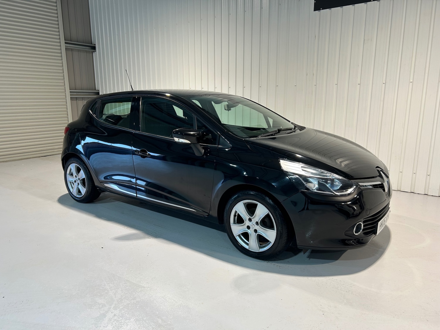 Used Renault Clio 2016 for sale - 76948603: Photo 8