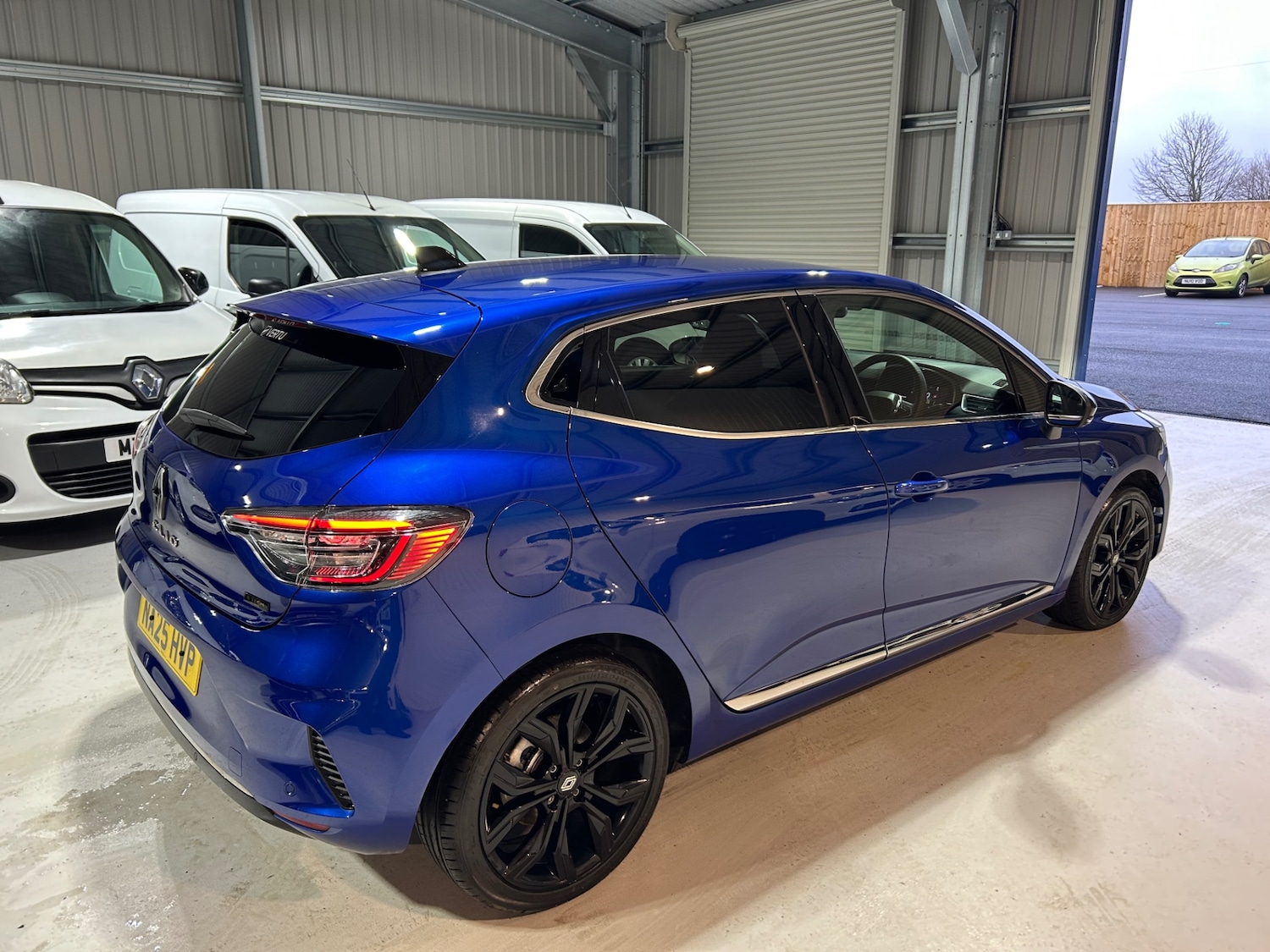 Used Renault Clio 2025 for sale - 77276856: Photo 3