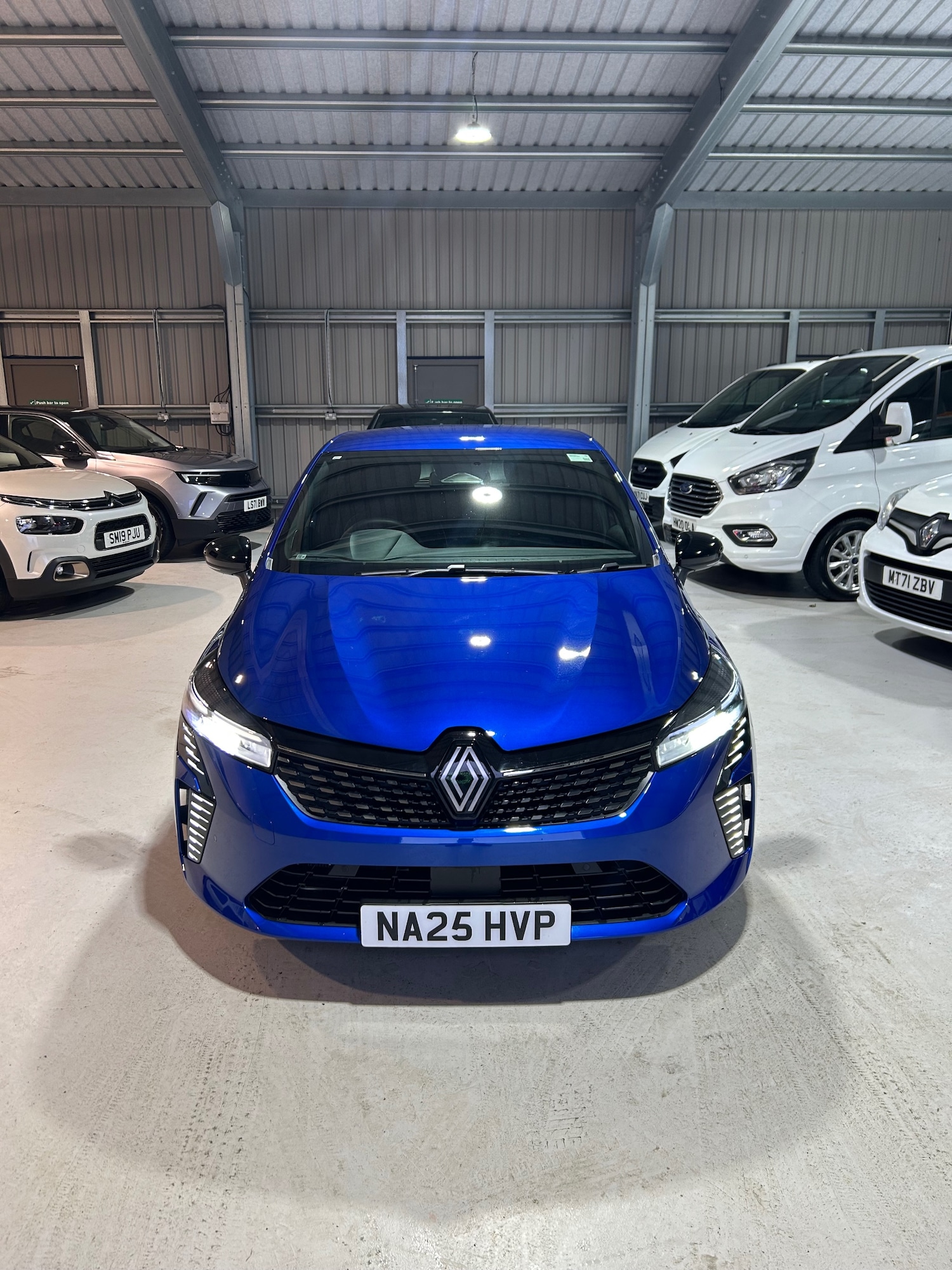 Used Renault Clio 2025 for sale - 77276856: Photo 6