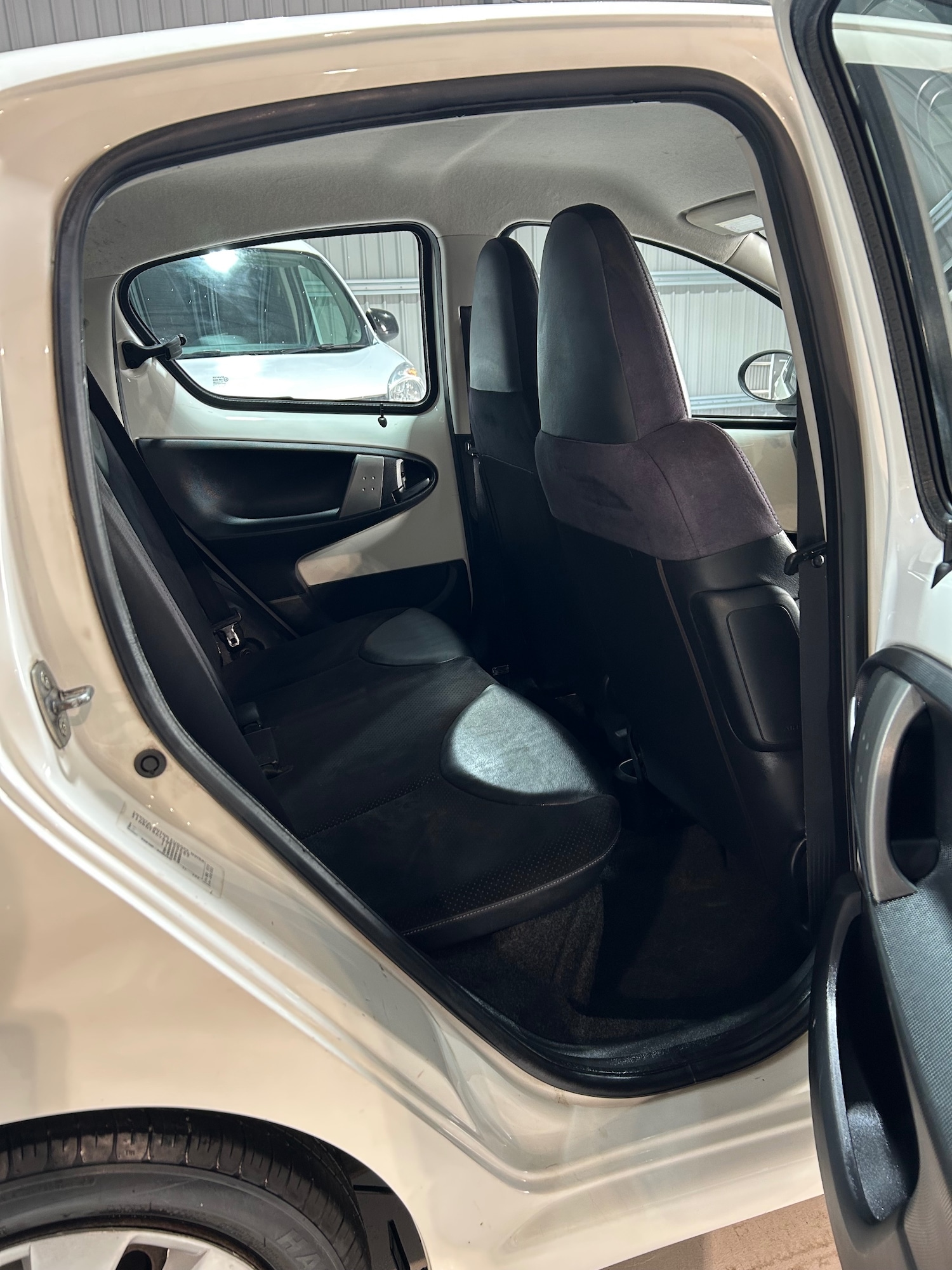 Used Toyota AYGO 2012 for sale - 77236957: Photo 10