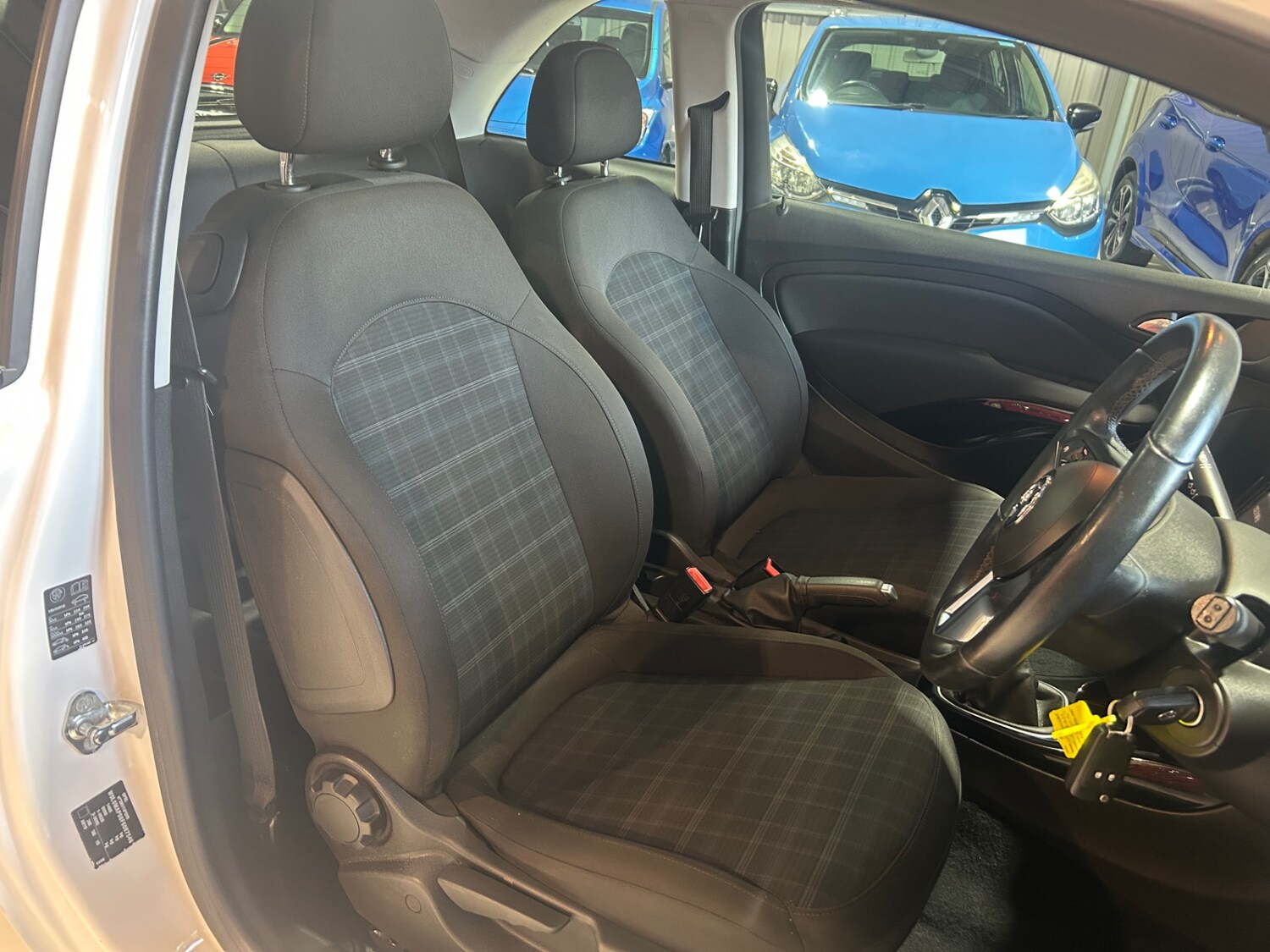 Used Vauxhall ADAM 2015 for sale - 77760266: Photo 8