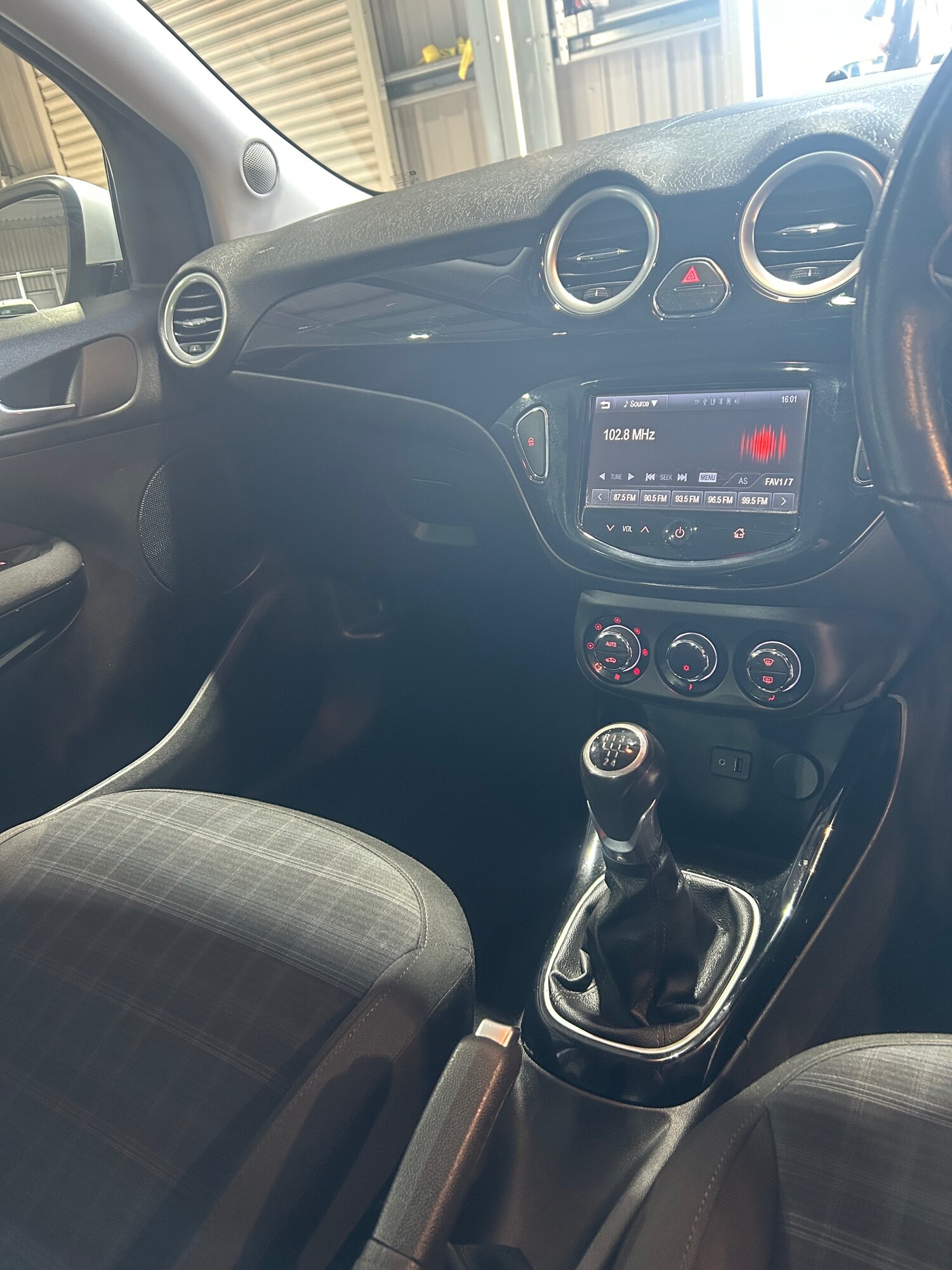 Used Vauxhall ADAM 2015 for sale - 77760266: Photo 9