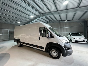 Vauxhall Movano feature image