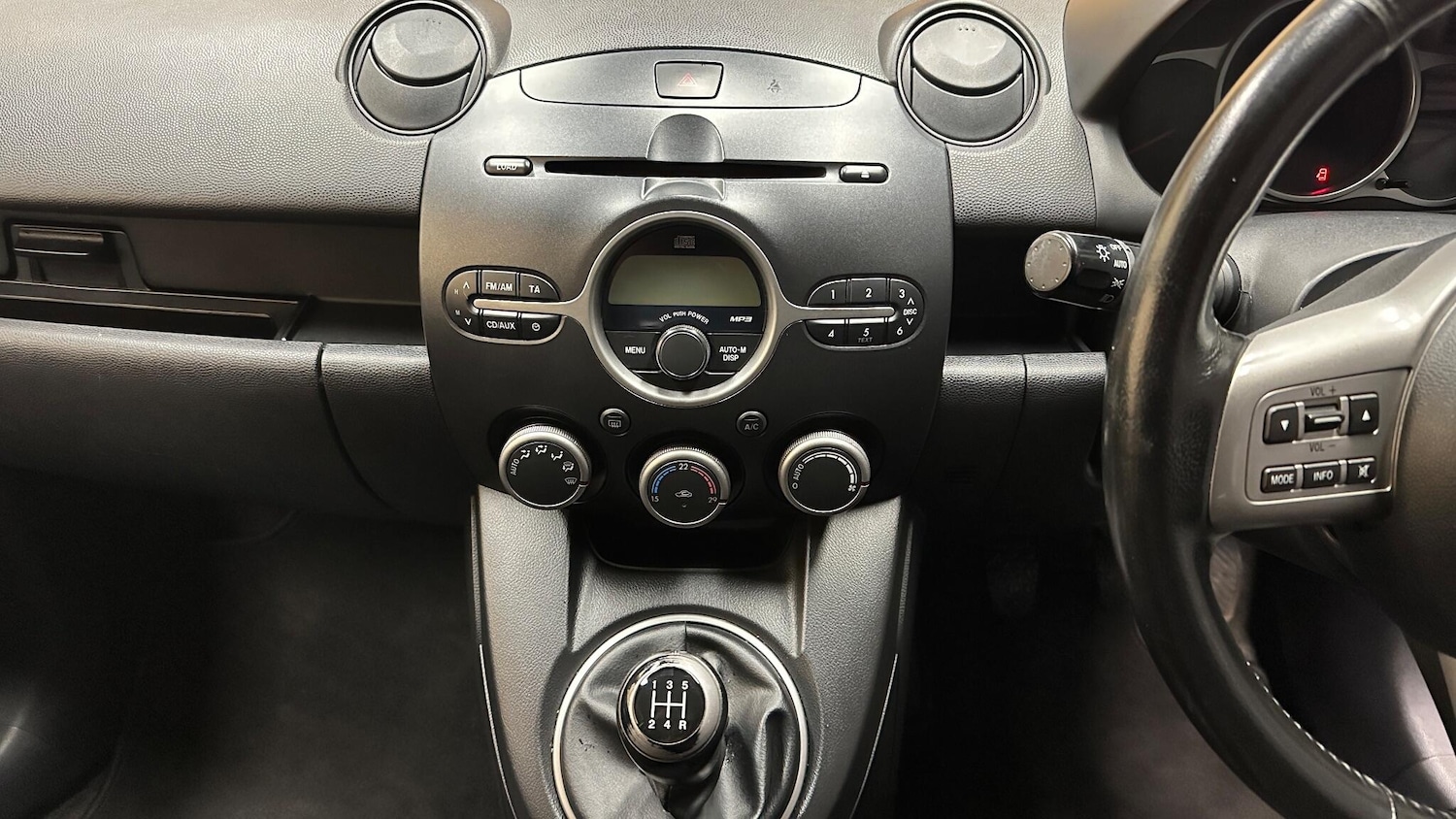 Used Mazda Mazda2 2009 for sale - 77229315: Photo 34