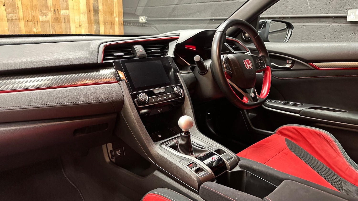 Used Honda Civic 2018 for sale - 76377744: Photo 30