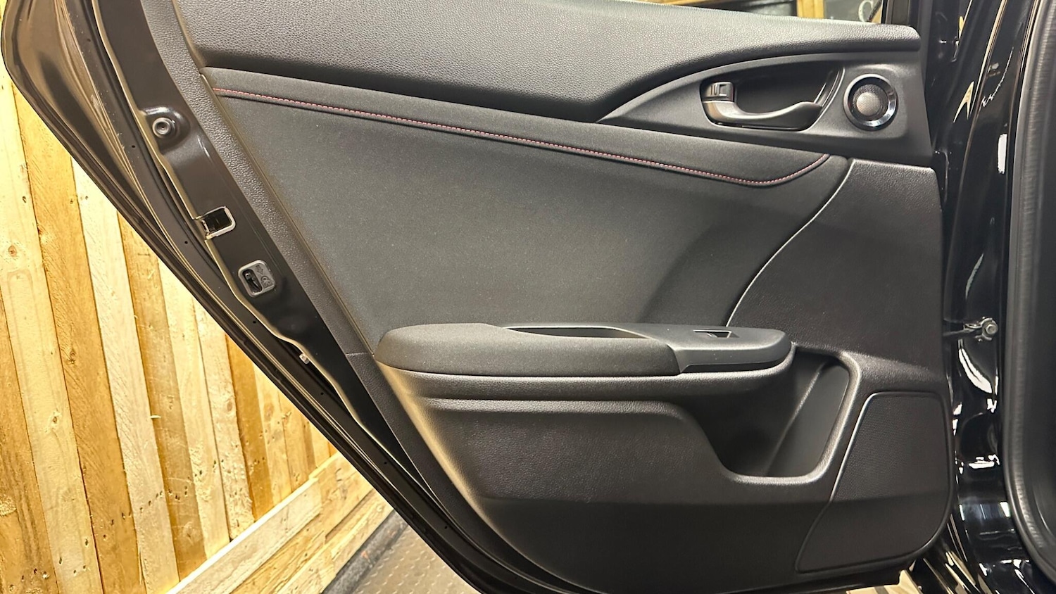 Used Honda Civic 2018 for sale - 76377744: Photo 41