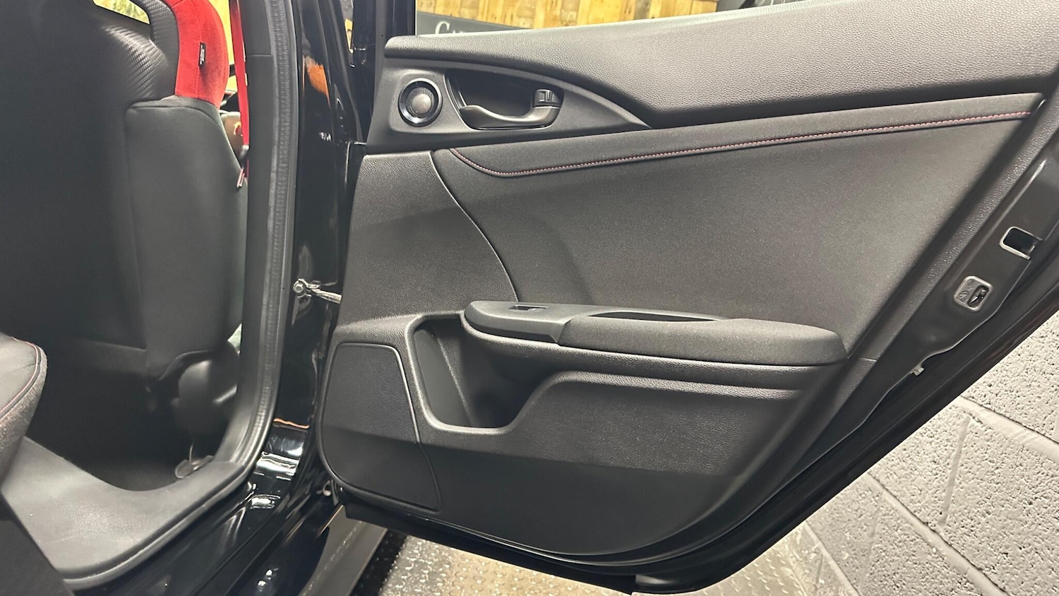 Used Honda Civic 2018 for sale - 76377744: Photo 43