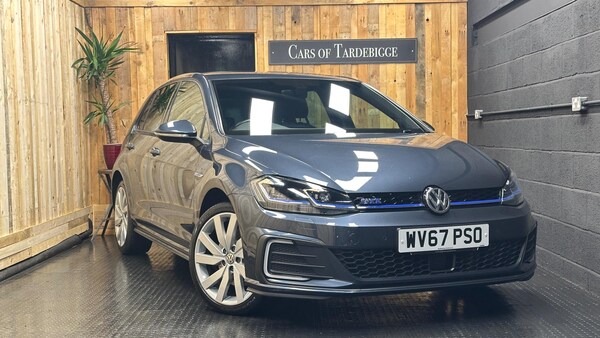 Used Volkswagen Golf 2017 for sale - 76031414: Photo 1