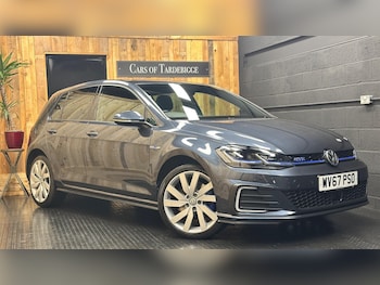 Used Volkswagen Golf 2017 for sale - 76031414: Photo 2