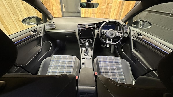 Used Volkswagen Golf 2017 for sale - 76031414: Photo 32