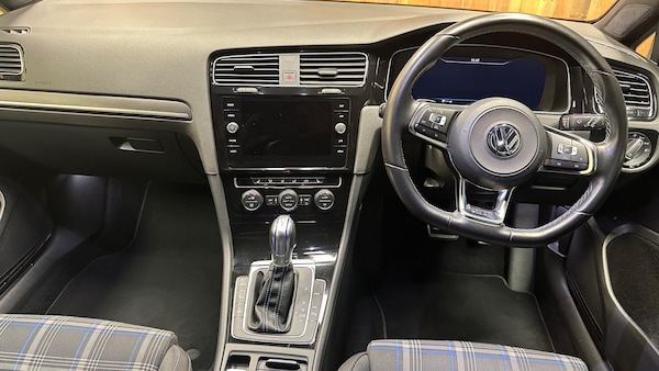 Used Volkswagen Golf 2017 for sale - 76031414: Photo 33