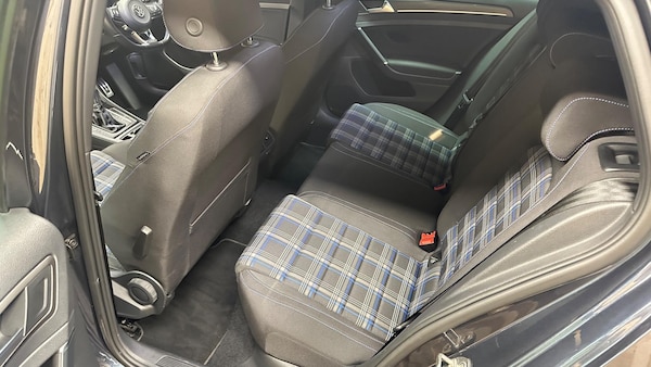Used Volkswagen Golf 2017 for sale - 76031414: Photo 40