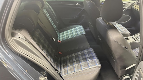 Used Volkswagen Golf 2017 for sale - 76031414: Photo 42
