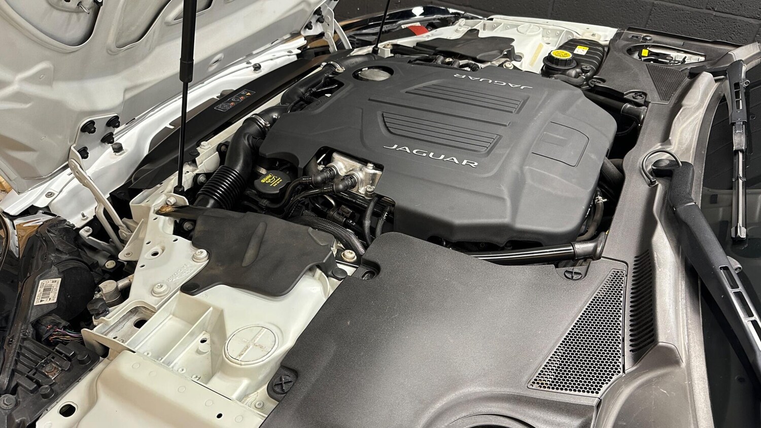 Used Jaguar F-Type for sale - 77970051: Photo 39