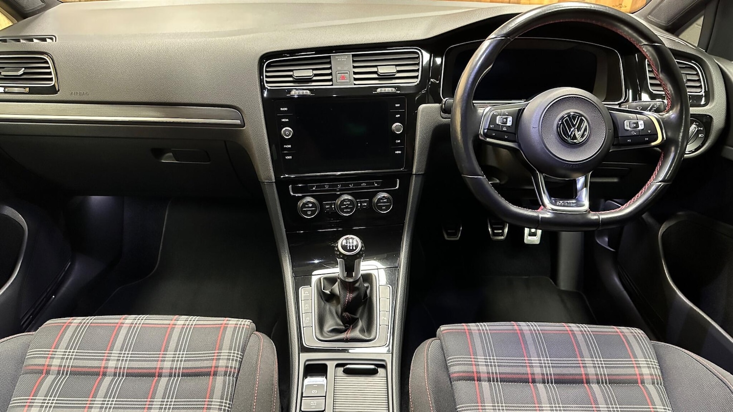 Used Volkswagen Golf 2017 for sale - 76592553: Photo 33