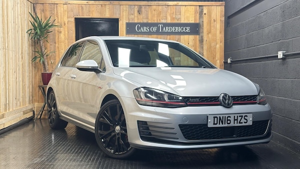 Used Volkswagen Golf 2016 for sale - 76072130: Photo 1