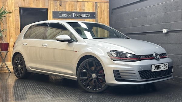 Used Volkswagen Golf 2016 for sale - 76072130: Photo 2