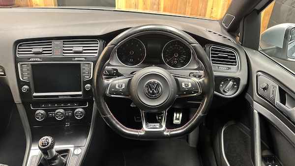 Used Volkswagen Golf 2016 for sale - 76072130: Photo 34